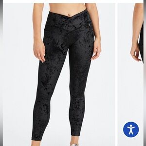 NWT Fabletics Velour Set of leggings and bra